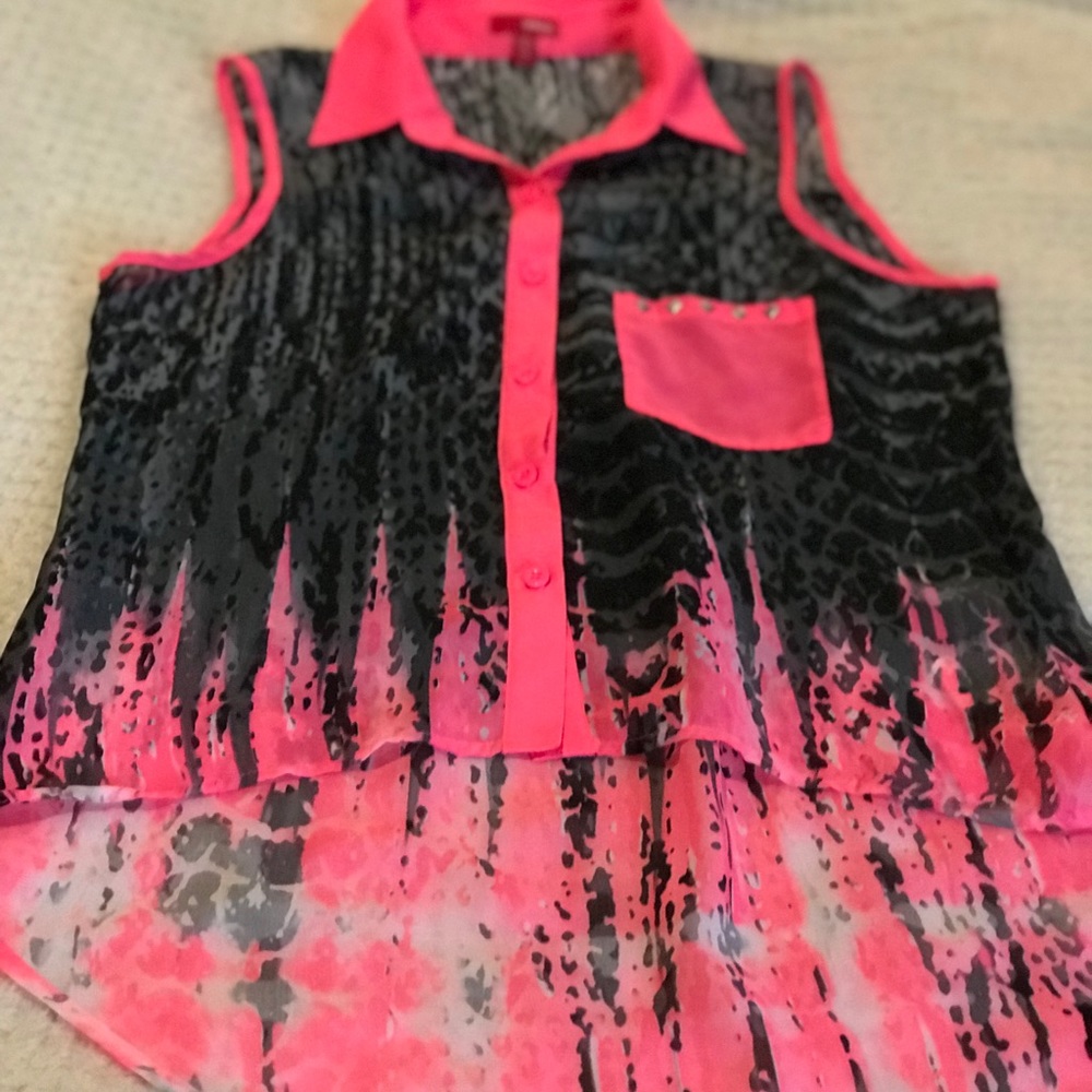 BONGO Small button up sheer top!